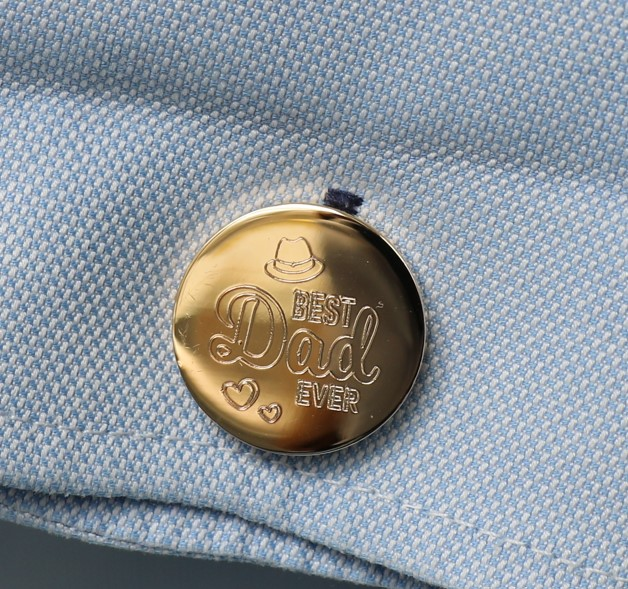 Gemelos personalizados como regalo familiar